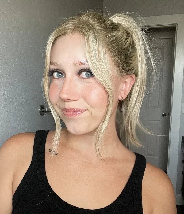 delphine-vanilla-butter-blonde-remy-human-hair-ponytail-wig-petite-size