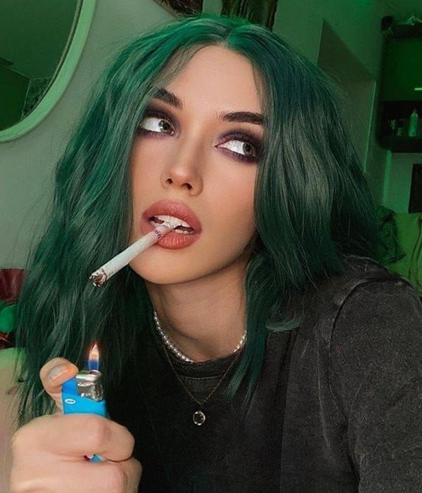 polaris-dark-emerald-green-shoulder-length-loose-wave-synthetic-wig
